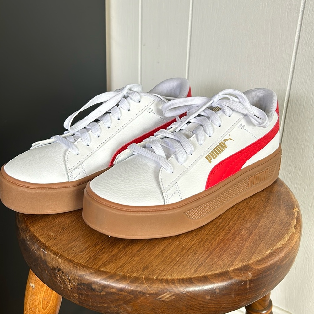 NWOT Puma Sneakers, size 7.5